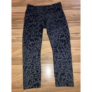 Lululemon Cheetah Leggings Crop Gray‎ Camo Gym Workout Size 6